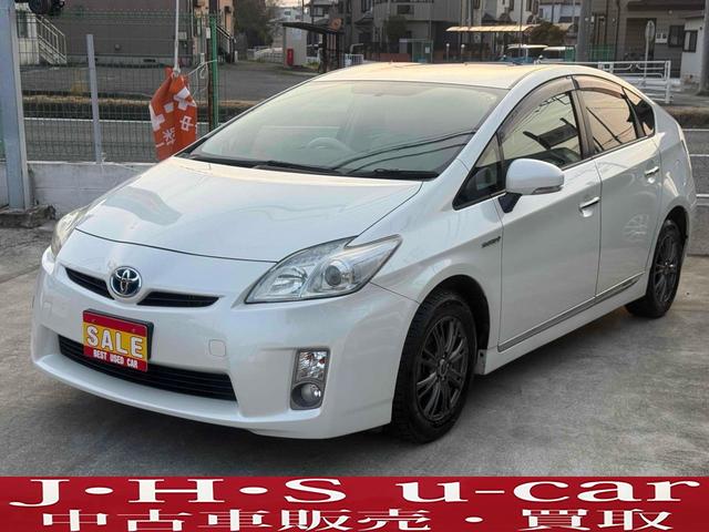 トヨタ　プリウス　Ｓ　ＥＴＣ　ナビ　ＴＶ　アルミホイール　ＣＶＴ　スマートキー　電動格納ミラー　盗難防止システム　衝突安全ボディ　ＡＢＳ　ＥＳＣ　エアコン　パワーステアリング　パワーウィンドウ　運転席エアバッグ